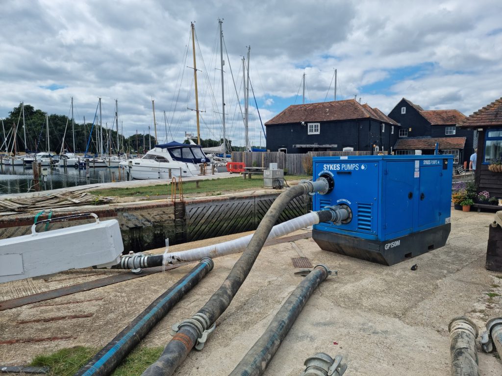 National boat broker hires pump to tackle leak on site