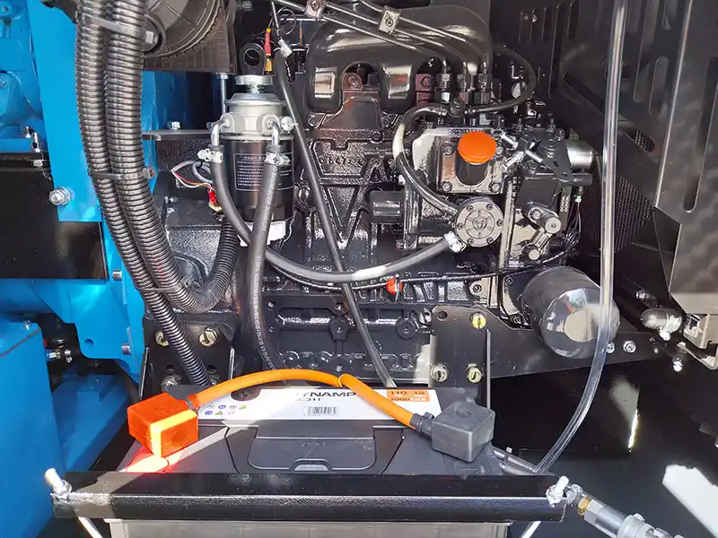 SH150 SS Eco Engine System – Emission-Compliant Diesel Pump Detailed view of the SH150 SS Eco’s modern Tier V compliant engine system and internal wiring